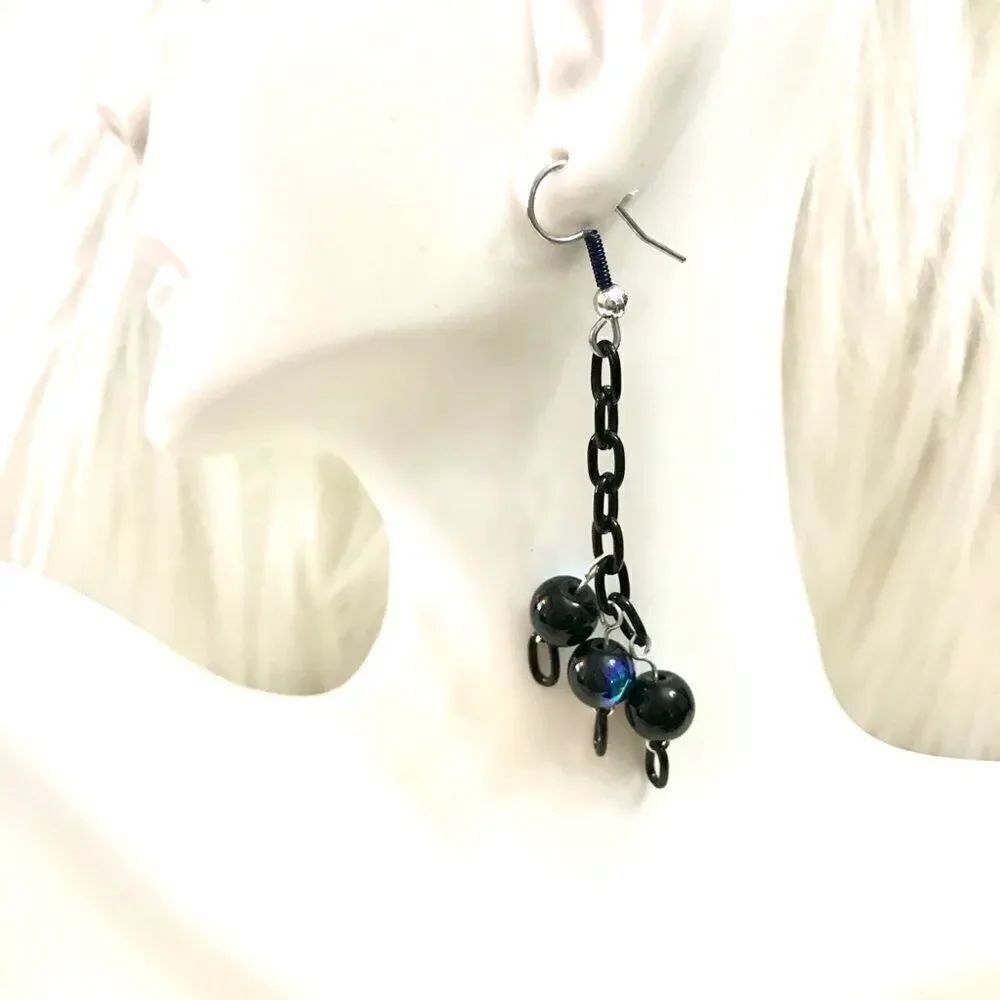 Handmade beaded earrings - Picture 1 of 2